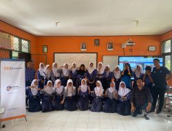Untuk Mengurangi Penggunaan Gadget, ERC Ajak Siswa SMP 2 Parigi Bermain Werewolf