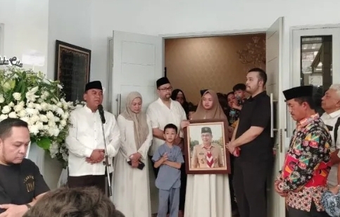 Wali Kota Jakbar Pimpin Pelepasan Jenazah Mantan Sekda DKI Fajar Panjaitan Menuju TPU Tanah Kusir Jaksel 1 Screenshot 20240223 151107 Chrome