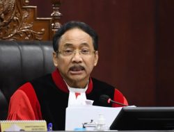 Gugatan Haris-Fatiah Soal pasal Sebar Hoaks Dihapus MK