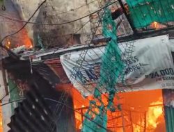 Lima Bangunan di Cengkareng Timur Hangus Terbakar, 15 Unit Damkar Diluncurkan
