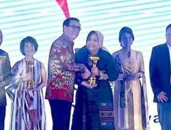 Prof. Anna Mariana Raih Penghargaan Nusantara Award 2024 Katagori Tokoh Penggerak UMKM