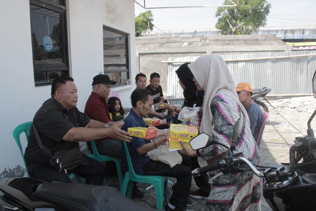 Komunitas Muda Mudi Anak Bangsa Salurkan Bansos ke 109 Warga Kampung Nelayan Jakut 1 IMG 20240626 WA0006