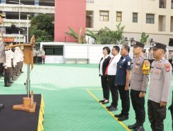Puluhan Personel Polres Jakbar Dapet Penghargaan dari Kapolres
