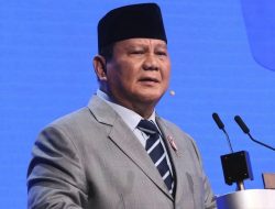 Prabowo Terima Tanda Kehormatan Bhayangkara Utama Hari ini di Mabes Polri