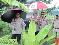 Kapolres Metro Jakarta Barat dan Forkopimko Tinjau Lahan Ketahanan Pangan