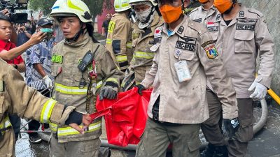 Korban Kebakaran Glodok Plaza Berjumlah Enam Orang, Petugas Gabungan Masih Sisir TKP