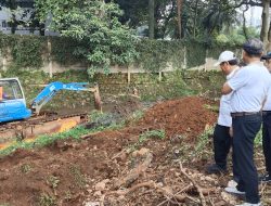 Pengerukan Kali Grogol Targetkan Rampung Satu Bulan