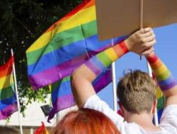 Amankan 56 Pria Saat Pesta Seks LGBT, Polisi Temukan Alat Kontrasepsi serta Obat Anti-HIV