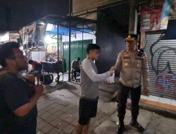 Cegah Tawuran, Polsek Kembangan Gelar Patroli Sambil Berbagi Sahur