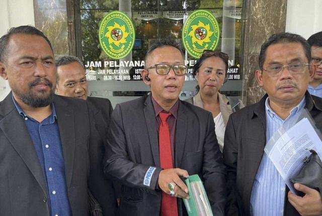 2663 Zaenal Mustofa Pengacara Gugat Ijazah Jokowi Kini Jadi Tersangka Pemalsuan NIM