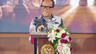 Dinilai Menghambat, Wamenaker Akan Hapus Aturan Batas Usia Dalam Lowongan Kerja