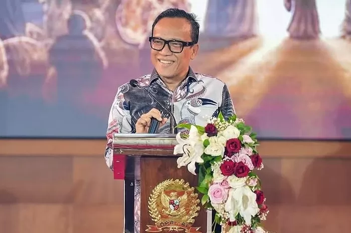 Immanuel Ebenezer IG immanuelebenezer p DFMehvDzDzE 700p 680761359