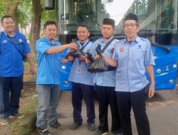PUK SPTI – KSPSI Trans DKI Jakarta Salurkan Ratusan Kantong Daging Kurban