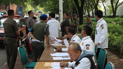 Truk Tractor Head Tidak Lulus Uji Emisi Didenda Rp 15 Juta