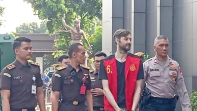Kejari Jaksel Ekstradisi Buron Interpol WN Rusia