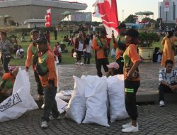 DLH DKI Jakarta Angkut 79 Ton Sampah Usai Peringatan HUT ke-80 RI di Monas