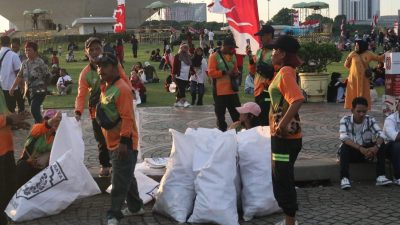 DLH DKI Jakarta Angkut 79 Ton Sampah Usai Peringatan HUT ke-80 RI di Monas