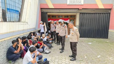 Gerak Cepat, Kapolsek Kembangan dan Jajaran Berhasil Gagalkan Pelajar SMA Ikut Unjuk Rasa