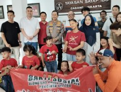 Berbagi Kasih, Kabidhumas Polda Metro Jaya bersama Komunitas Rumah Pecinta Sepeda Kunjungi SYI
