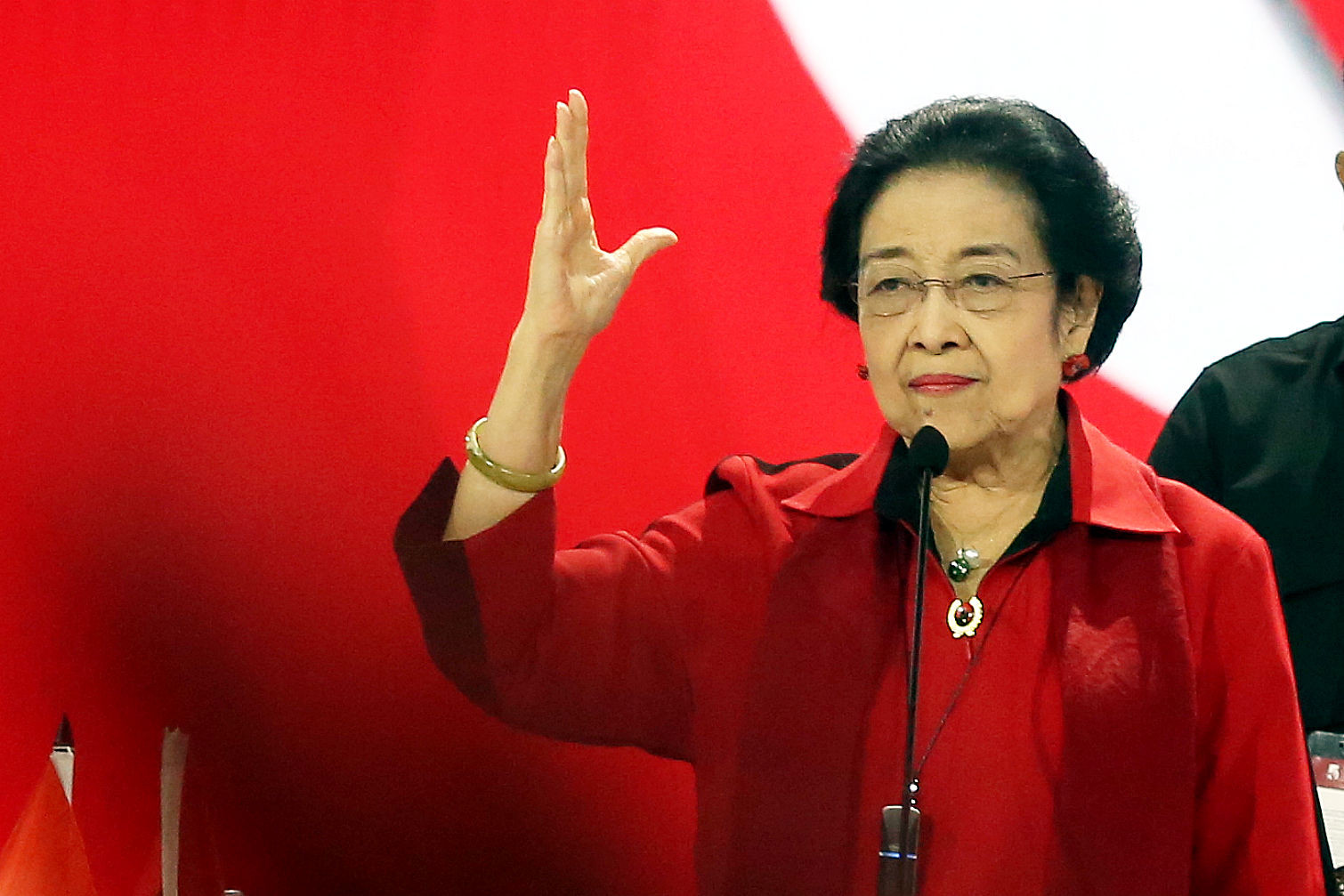 ketua umum pdi perjuangan megawati soekarnoputri saat penutu jolz