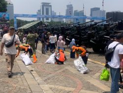DLH DKI Jakarta Angkut 126,65 Ton Sampah Usai Perayaan HUT ke-80 TNI di Monas