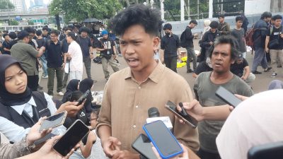 Memasuki Masa Reses, BEM UI Gelar Unjuk Rasa Ajak DPR RI Diskusi