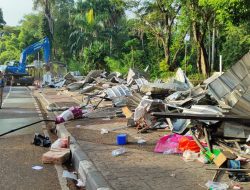 55 Tahun Berdiri, Pasar Barito Kini Sudah Rata Digusur Eskavator