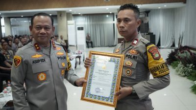 Sentuhan Hati di Balik Seragam: Kisah Aiptu Agus, Sang Guru Pemulung dari Kembangan 8 IMG 20251029 WA0004