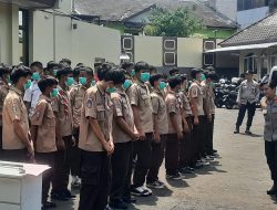 Pamapta Polsek Pesanggrahan Amankan 46 Pelajar Hendak Tawuran, Kapolsek Beri Sanksi Nyanyi “Tek Kotek Kotek”