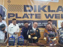 KemenP2MI dan Kemenperin Buka Pelatihan Welder Bersertifikasi untuk Pasar Global