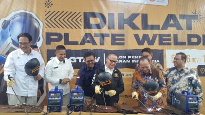 KemenP2MI dan Kemenperin Buka Pelatihan Welder Bersertifikasi untuk Pasar Global