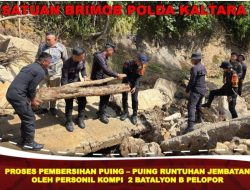 Brimob Polda Kaltara Bangun Kembali Jembatan Vital di Kampung Loudres