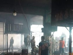 300 Lapak Buah di Loss C2 Pasar Induk Hangus Terbakar