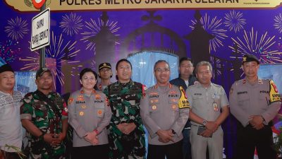 Kapolres Metro Jakarta Selatan Cek Kesiapan Pospam Polsek Pesanggrahan, Pastikan Keamanan Malam Hari Kondusif