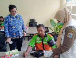 1.300 Sopir Truk Sampah Ikuti Cek Kesehatan Gratis di TPST Bantar Gebang