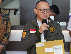 Menteri Mukhtarudin Sambut Kedatangan Jenazah Pekerja Migran Korban Kebakaran di Hong Kong di Bandara Soekarno-Hatta