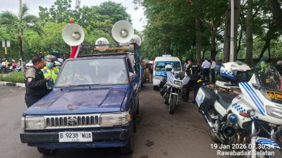 Ratusan Massa dari Sopir dan Pemilik KWK Geruduk Kantor Balai Kota dan DPRD DKI, Ini Tuntutannya