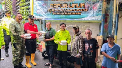 Banjir Kali Uangan Rendam Ratusan Rumah di Ulujami, Polsek Pesanggrahan Segera Beri Bantuan
