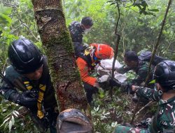 Jenazah Korban Kedua Kecelakaan Pesawat ATR 42-500 Diserahkan ke Dokpol Polda Sulsel
