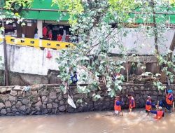 Sempat Ambles, Pembangunan Turap di Pasar Cipulir Mulai Dikerjakan