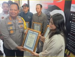 Polresta Yogyakarta Anugerahkan Penghargaan kepada Mahasiswi dan Warga yang Tangkal Penjambretan