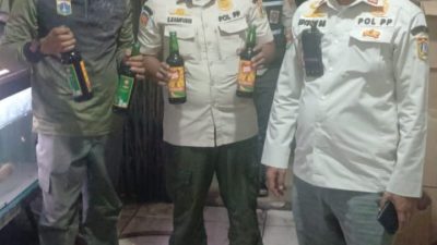 Perketat Pengawasan Saat Ramadhan, Satpol PP Jakbar Sita 2.105 Botol Miras