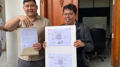 bonatua silalahi akhirnya terima salinan ijazah jokowi tanpa sensor ubz