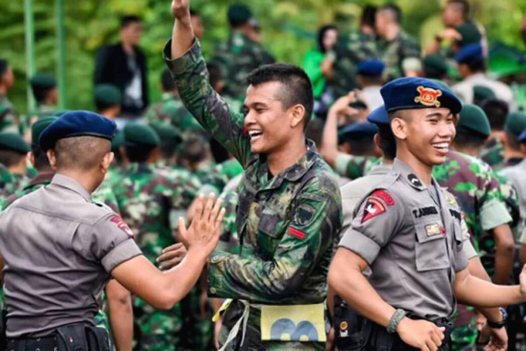 gaji tni polri naik 1044x696 1