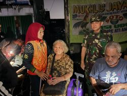 Banjir, Walikota Jakbar Gerak Cepat Evakuasi Lansia di Wilayah Kembangan