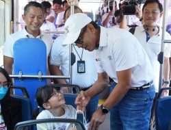 PLN UID Jakarta Raya Lepas 142 Pemudik, Dorong Mudik Aman dengan Bus Listrik dan Layanan Andal