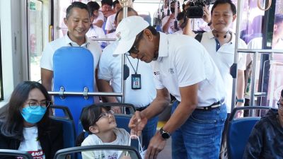 PLN UID Jakarta Raya Lepas 142 Pemudik, Dorong Mudik Aman dengan Bus Listrik dan Layanan Andal