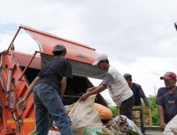 Perumda Pasar Jaya Percepat Penanganan Sampah di Pasar Induk Kramat Jati