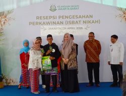 Puluhan Pasutri Tersenyum, 28 Pasangan Disahkan Lewat Isbat Nikah Kejari Jakbar