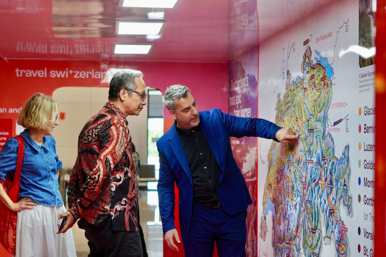 Pameran Travel Switzerland Hadir di Stasiun Whoosh Halim: Merayakan Mobilitas, Hubungan Bilateral, dan Keindahan Perjalanan Kereta Api 1 IMG 20260427 WA0003